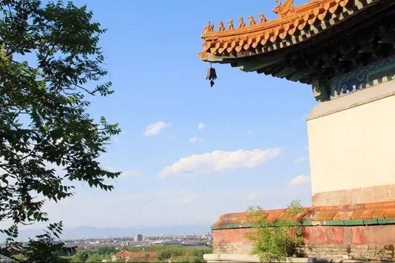 寺院屋檐下为什么要挂铃铛